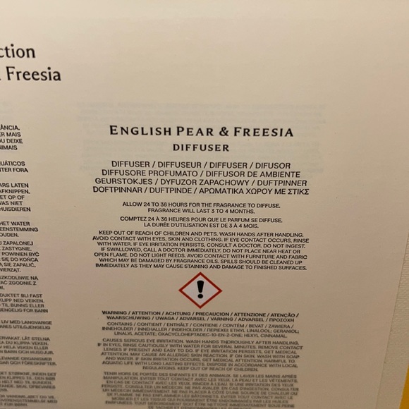 Jo Malone English Pear & Freesia home collection set. - Picture 7 of 7